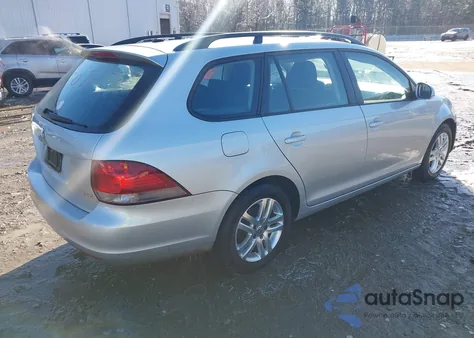 2012 Volkswagen Jetta Sportwagen 2.5L S z USA, uszkodzony, nr VIN 3VWPP7AJ9CM631404